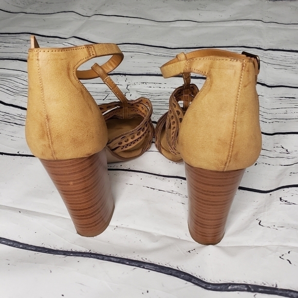 Sirens Nude Cutout Design Blocked Heel Size 8 - Picture 5 of 8